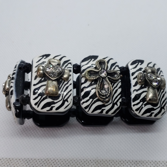 Zebra animal print with crosses & rhinestones stretch bracelet mobwife - Picture 2 of 3
